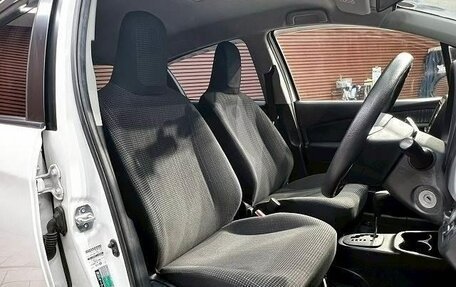 Toyota Vitz, 2013 год, 628 000 рублей, 9 фотография