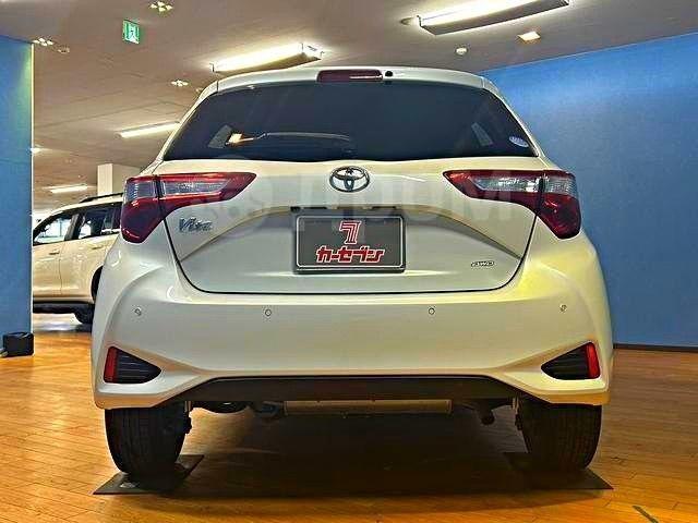 Toyota Vitz XP130 рестайлинг, 2019 год, 731 895 рублей, 13 фотография