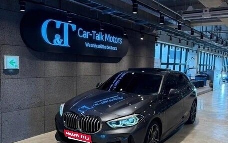 BMW 1 серия, 2022 год, 2 235 000 рублей, 1 фотография