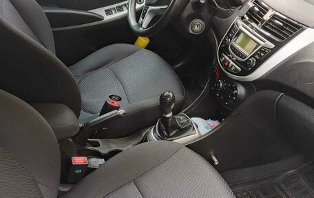 Hyundai Solaris II рестайлинг, 2011 год, 699 000 рублей, 4 фотография