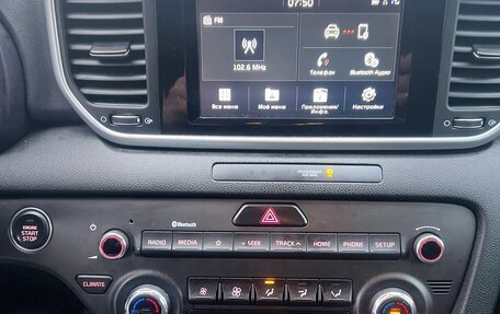 KIA Sportage IV рестайлинг, 2018 год, 2 080 000 рублей, 2 фотография