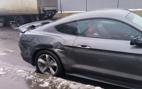 Ford Mustang VI рестайлинг, 2016 год, 1 800 000 рублей, 3 фотография