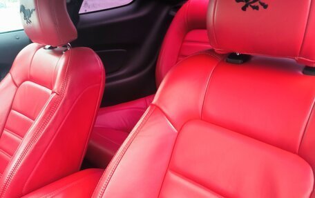 Ford Mustang VI рестайлинг, 2016 год, 1 800 000 рублей, 8 фотография