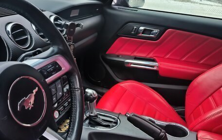 Ford Mustang VI рестайлинг, 2016 год, 1 800 000 рублей, 9 фотография