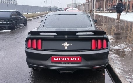 Ford Mustang VI рестайлинг, 2016 год, 1 800 000 рублей, 5 фотография