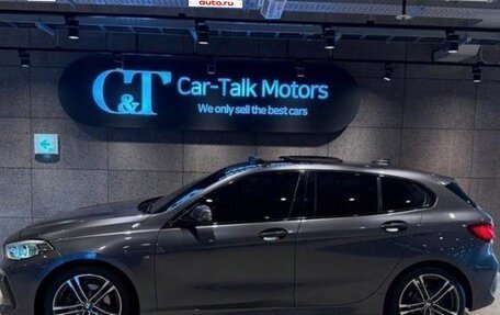 BMW 1 серия, 2022 год, 2 235 000 рублей, 5 фотография