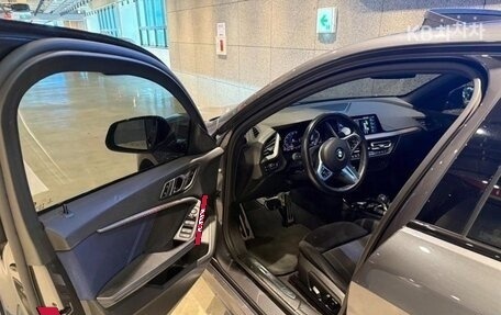 BMW 1 серия, 2022 год, 2 235 000 рублей, 6 фотография