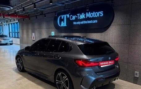 BMW 1 серия, 2022 год, 2 235 000 рублей, 4 фотография