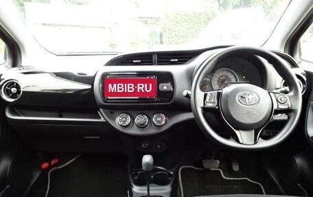 Toyota Vitz, 2019 год, 770 000 рублей, 8 фотография