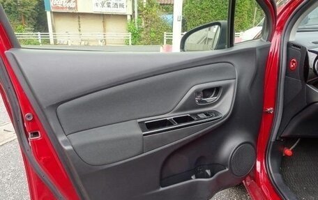 Toyota Vitz, 2019 год, 770 000 рублей, 21 фотография