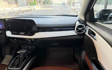 Chevrolet Monza, 2022 год, 1 350 000 рублей, 25 фотография