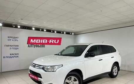 Mitsubishi Outlander III рестайлинг 3, 2014 год, 1 190 000 рублей, 1 фотография