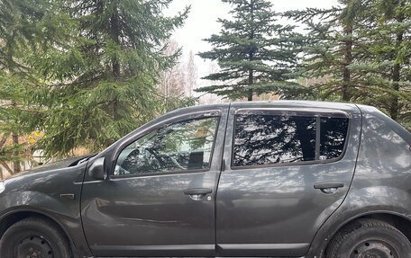 Renault Sandero I, 2010 год, 350 000 рублей, 2 фотография