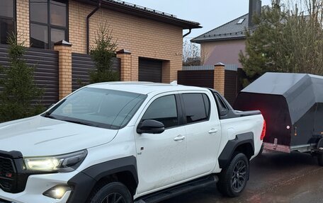 Toyota Hilux VIII, 2022 год, 5 250 000 рублей, 4 фотография