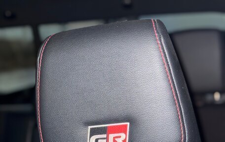 Toyota Hilux VIII, 2022 год, 5 250 000 рублей, 12 фотография