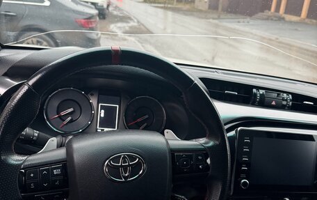 Toyota Hilux VIII, 2022 год, 5 250 000 рублей, 8 фотография