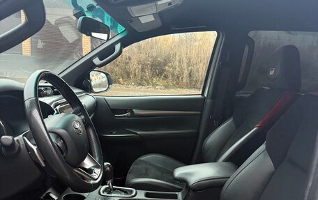 Toyota Hilux VIII, 2022 год, 5 250 000 рублей, 9 фотография