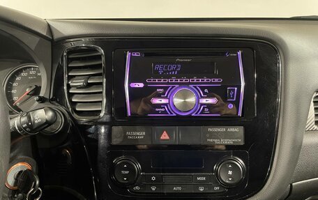 Mitsubishi Outlander III рестайлинг 3, 2014 год, 1 190 000 рублей, 10 фотография