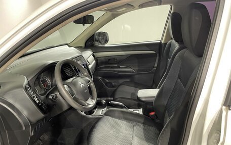 Mitsubishi Outlander III рестайлинг 3, 2014 год, 1 190 000 рублей, 14 фотография