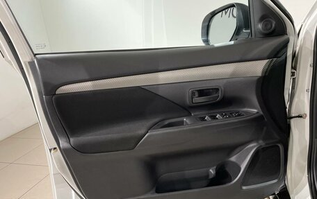 Mitsubishi Outlander III рестайлинг 3, 2014 год, 1 190 000 рублей, 16 фотография