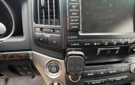 Toyota Land Cruiser 200, 2011 год, 1 850 000 рублей, 30 фотография