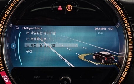 MINI Hatch, 2022 год, 2 380 800 рублей, 17 фотография