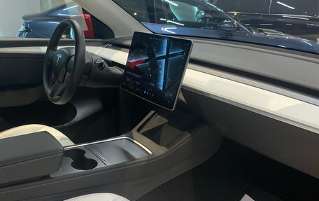 Tesla Model Y I, 2021 год, 4 330 000 рублей, 25 фотография