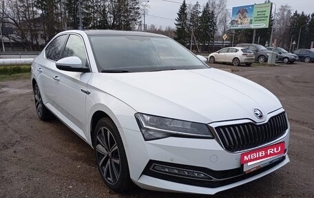 Skoda Superb III рестайлинг, 2024 год, 3 150 000 рублей, 2 фотография