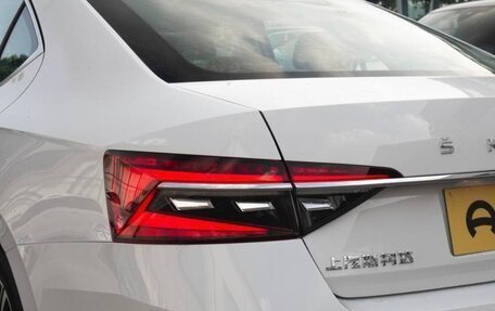 Skoda Superb III рестайлинг, 2025 год, 2 450 000 рублей, 5 фотография