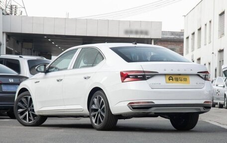 Skoda Superb III рестайлинг, 2025 год, 2 450 000 рублей, 4 фотография