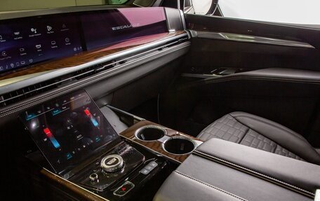 Cadillac Escalade V, 2025 год, 22 298 000 рублей, 18 фотография