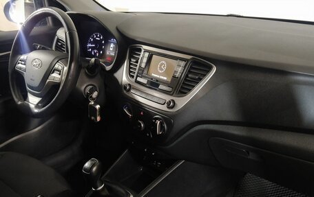 Hyundai Solaris II рестайлинг, 2017 год, 1 035 000 рублей, 8 фотография