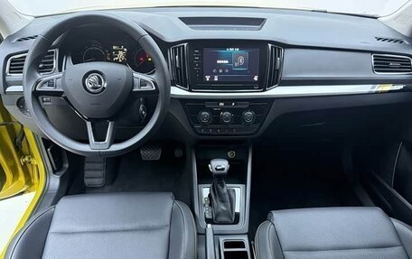 Skoda Kamiq I, 2022 год, 2 020 000 рублей, 9 фотография