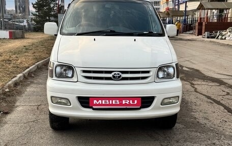 Toyota Town Ace III, 2002 год, 630 000 рублей, 2 фотография