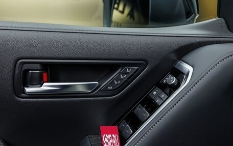 Toyota Land Cruiser, 2025 год, 16 000 000 рублей, 36 фотография