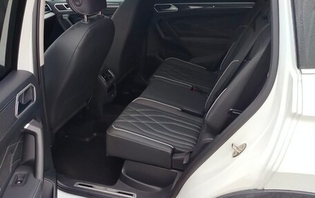 Volkswagen Tiguan II, 2023 год, 4 143 000 рублей, 10 фотография