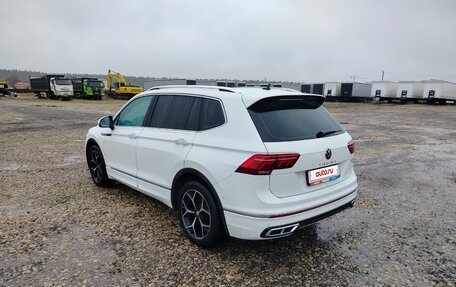 Volkswagen Tiguan II, 2023 год, 4 143 000 рублей, 4 фотография
