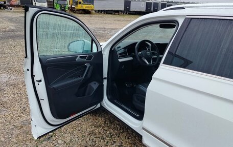 Volkswagen Tiguan II, 2023 год, 4 143 000 рублей, 9 фотография