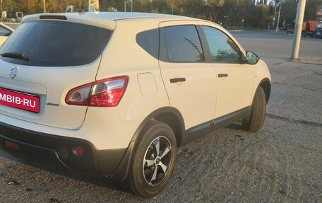 Nissan Qashqai, 2010 год, 700 000 рублей, 2 фотография