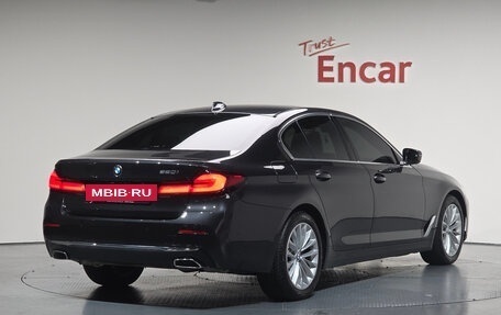 BMW 5 серия, 2022 год, 3 740 000 рублей, 2 фотография