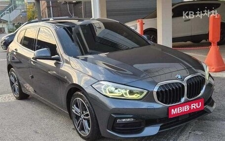 BMW 1 серия, 2022 год, 2 400 000 рублей, 1 фотография