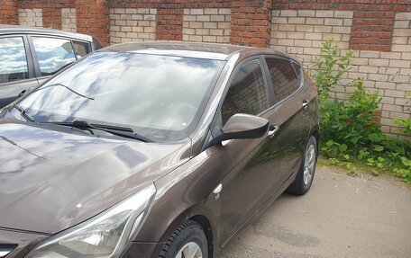 Hyundai Solaris II рестайлинг, 2015 год, 750 000 рублей, 1 фотография