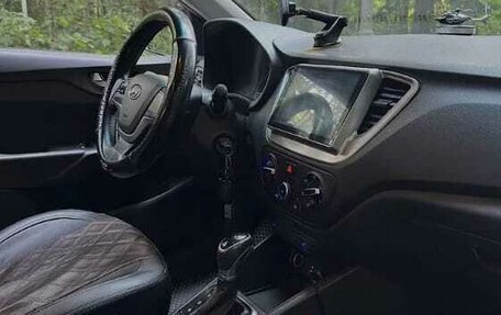 Hyundai Solaris II рестайлинг, 2017 год, 1 100 000 рублей, 2 фотография