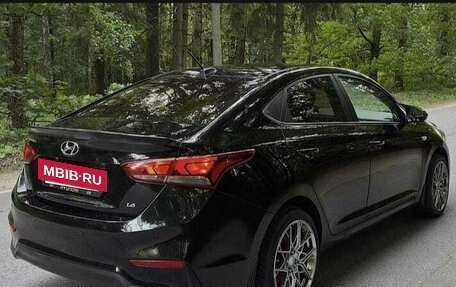 Hyundai Solaris II рестайлинг, 2017 год, 1 100 000 рублей, 3 фотография