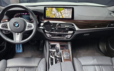 BMW 5 серия, 2022 год, 3 850 000 рублей, 8 фотография