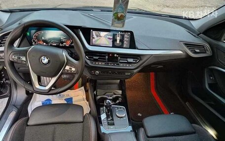 BMW 1 серия, 2022 год, 2 400 000 рублей, 6 фотография