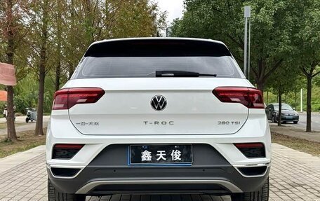 Volkswagen T-Roc I, 2022 год, 1 870 000 рублей, 4 фотография