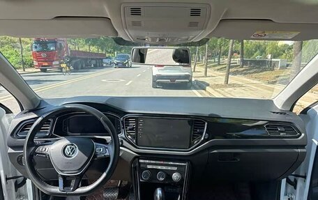 Volkswagen T-Roc I, 2022 год, 1 870 000 рублей, 9 фотография