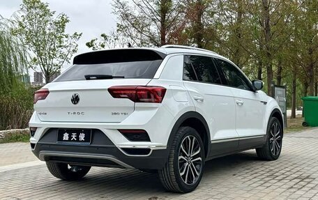 Volkswagen T-Roc I, 2022 год, 1 870 000 рублей, 6 фотография
