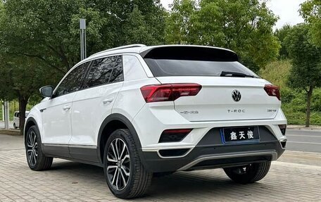 Volkswagen T-Roc I, 2022 год, 1 870 000 рублей, 5 фотография